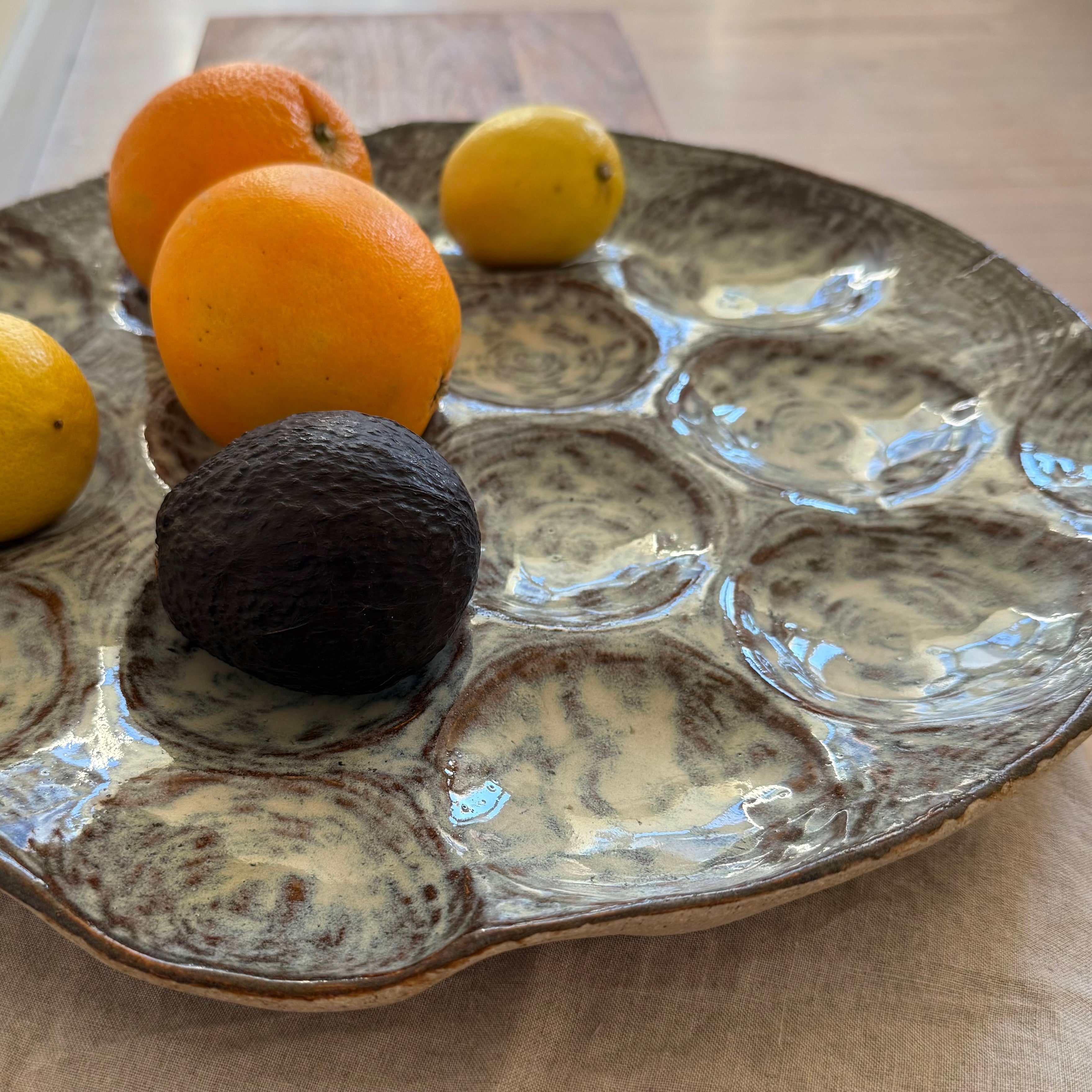 Patera ceramiczna na owoce „Kropla drąży kamień”