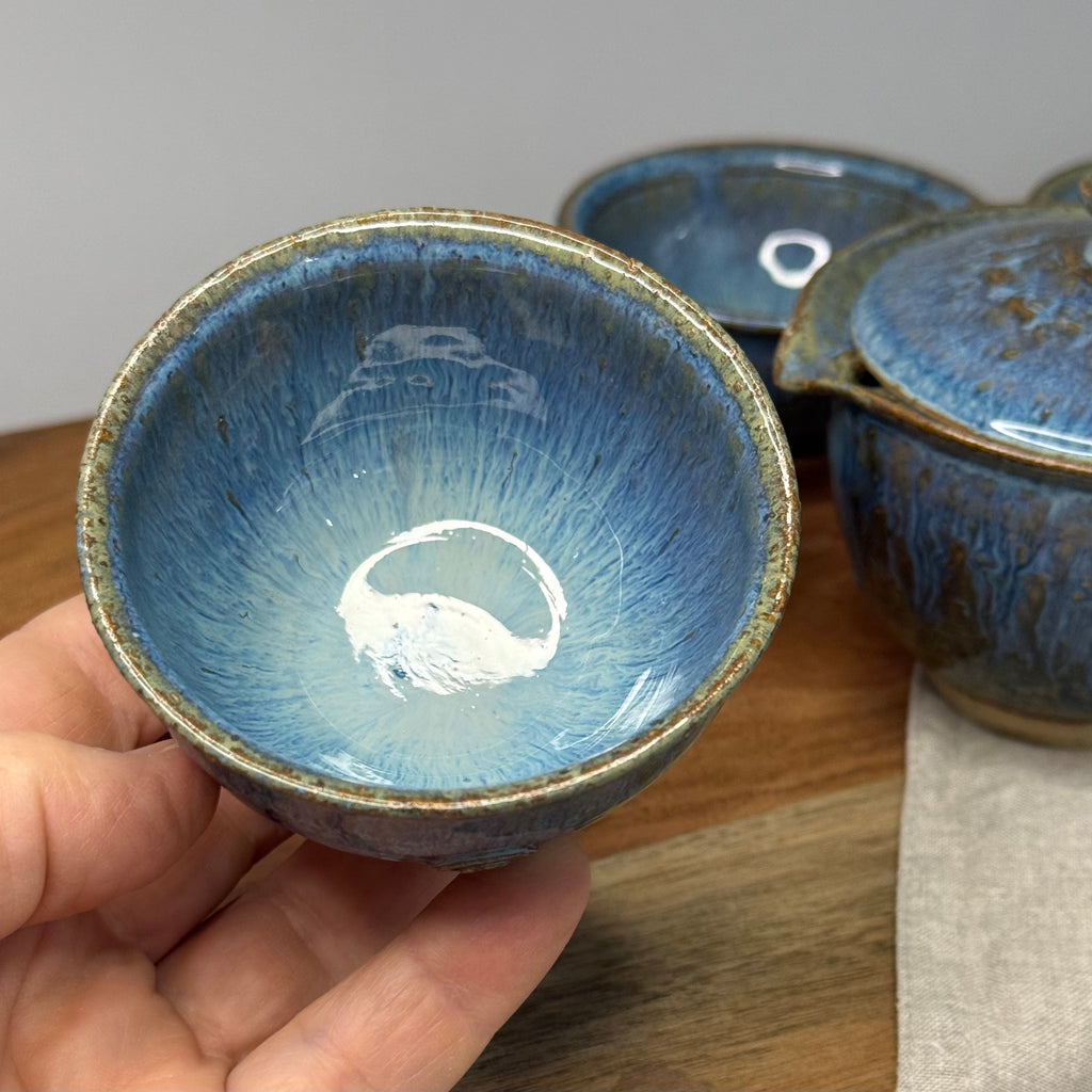 Ręcznie wykonany zestaw do herbaty japońskiej w stylu wabi-sabi – shiboridashi i 4 czarki
