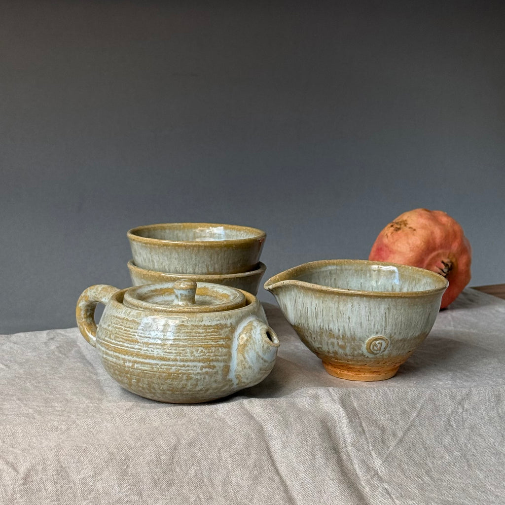 Zestaw naczyń do ceremonii parzenia herbaty 4 elementowy „Mglisty poranek”