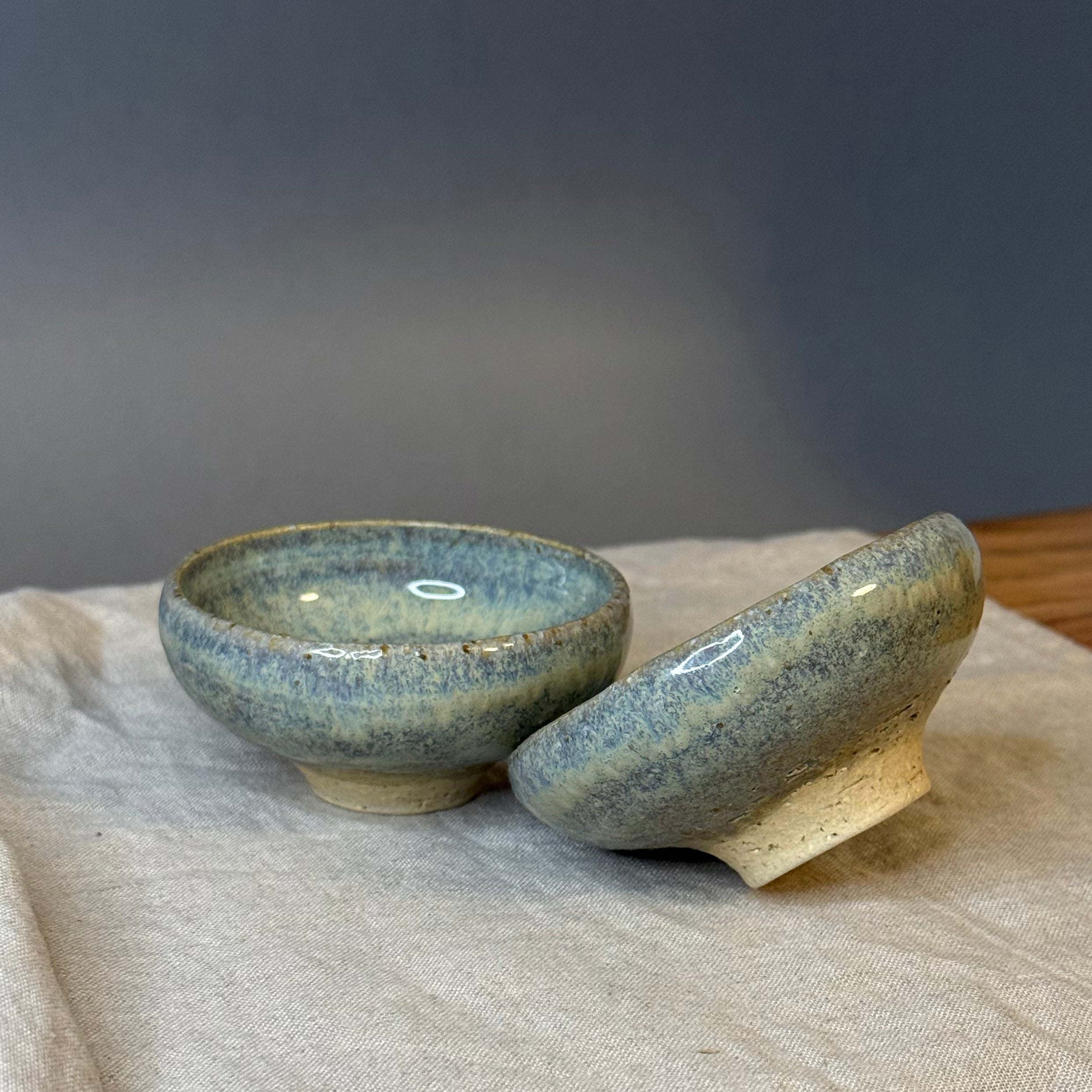 Małe otwarte czarki do ceremonii herbaty - „liść szałwi”