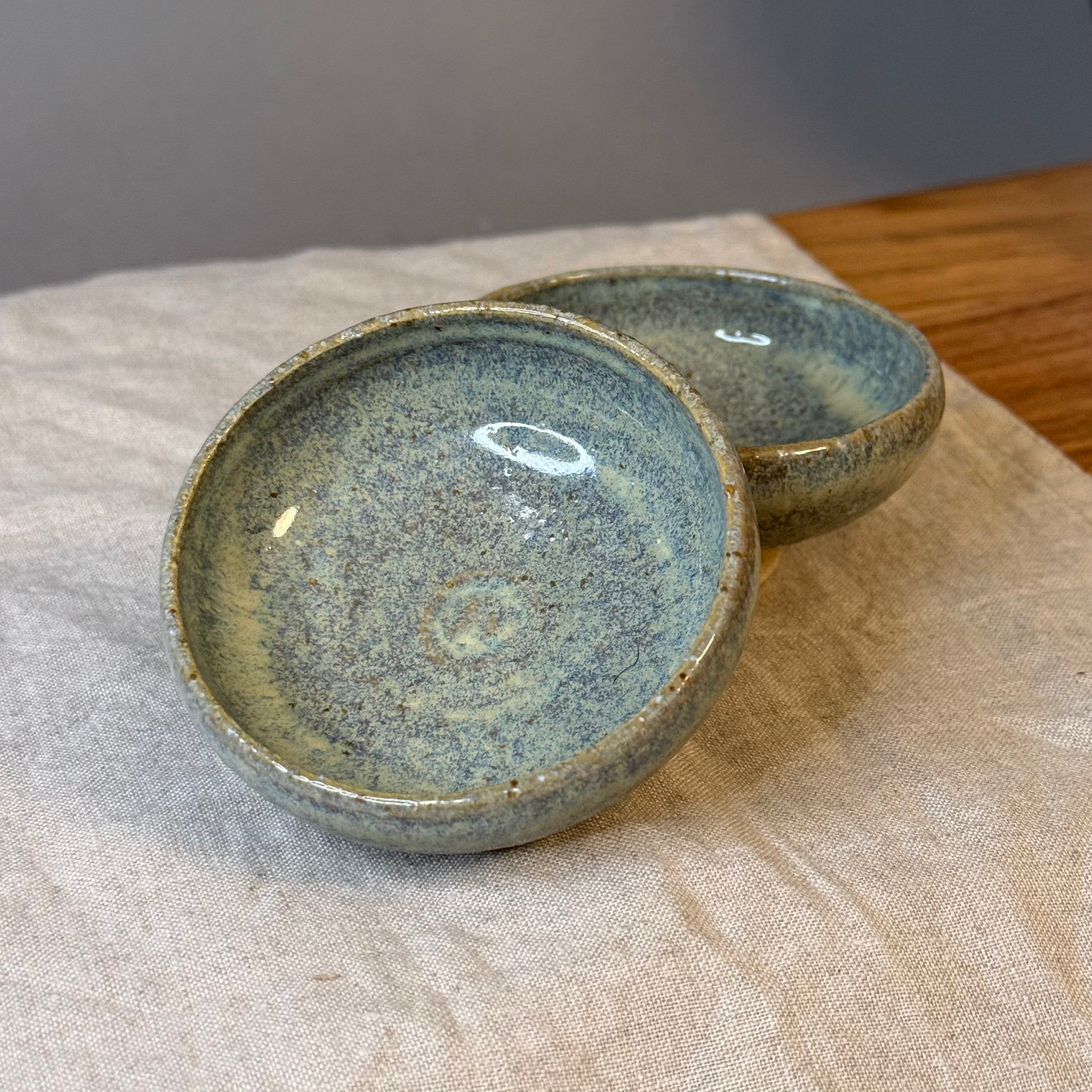 Małe otwarte czarki do ceremonii herbaty - „liść szałwi”