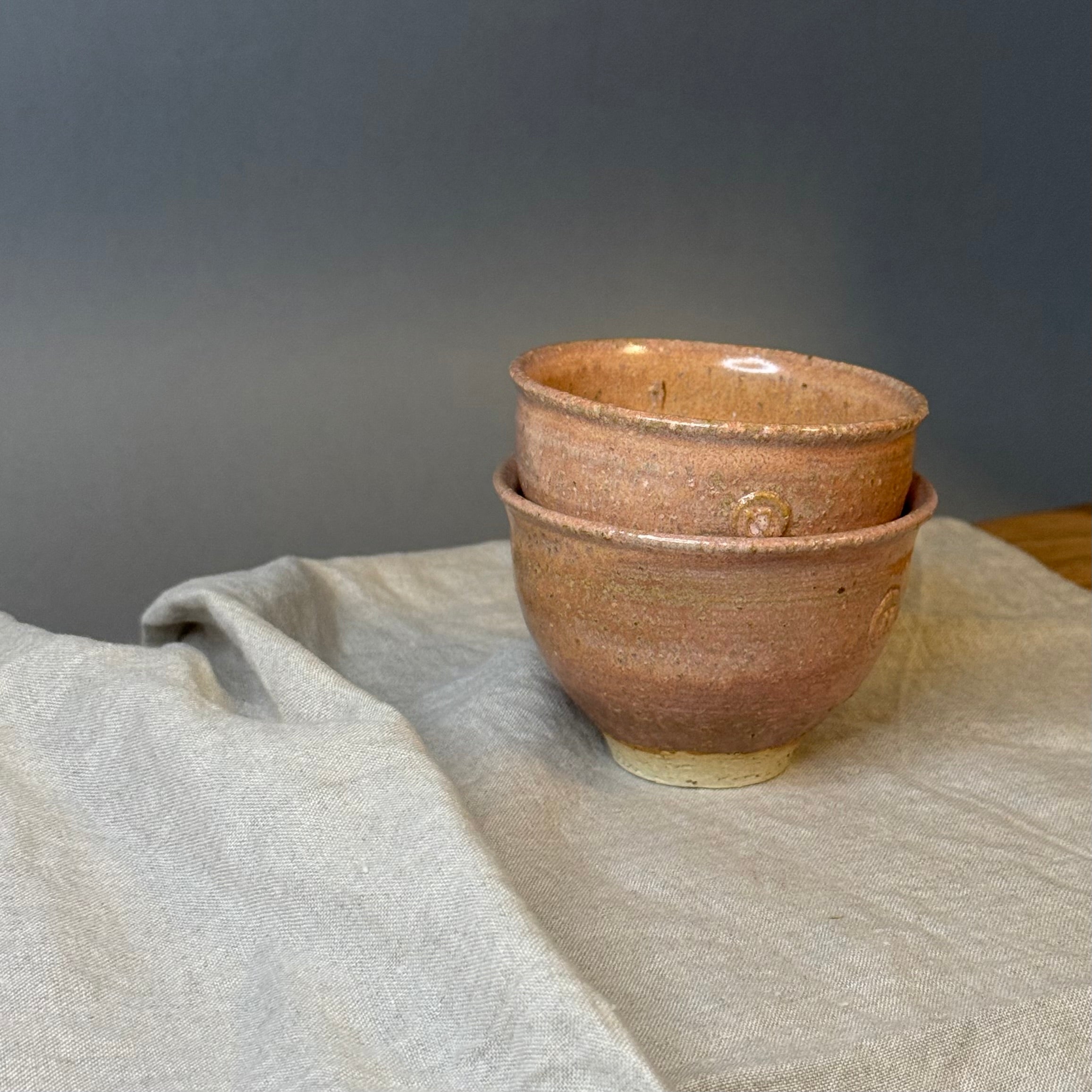 Czarki herbaciane w kolorze „kimczi”