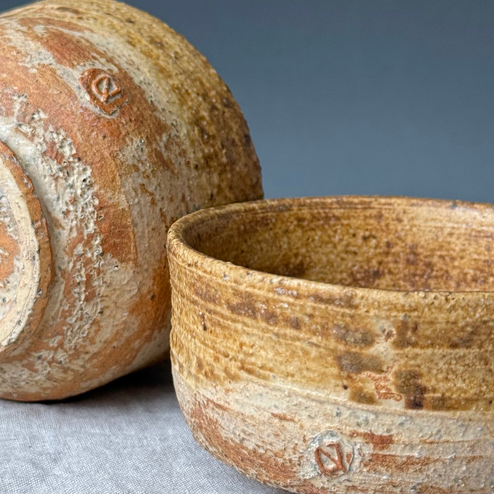 Czarka matchachawan - szkliwo popiołowe - „rdza”