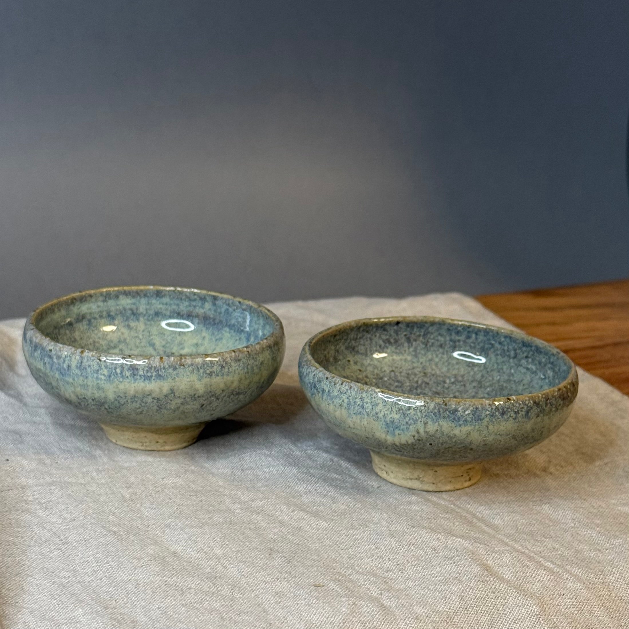 Małe otwarte czarki do ceremonii herbaty - „liść szałwi”