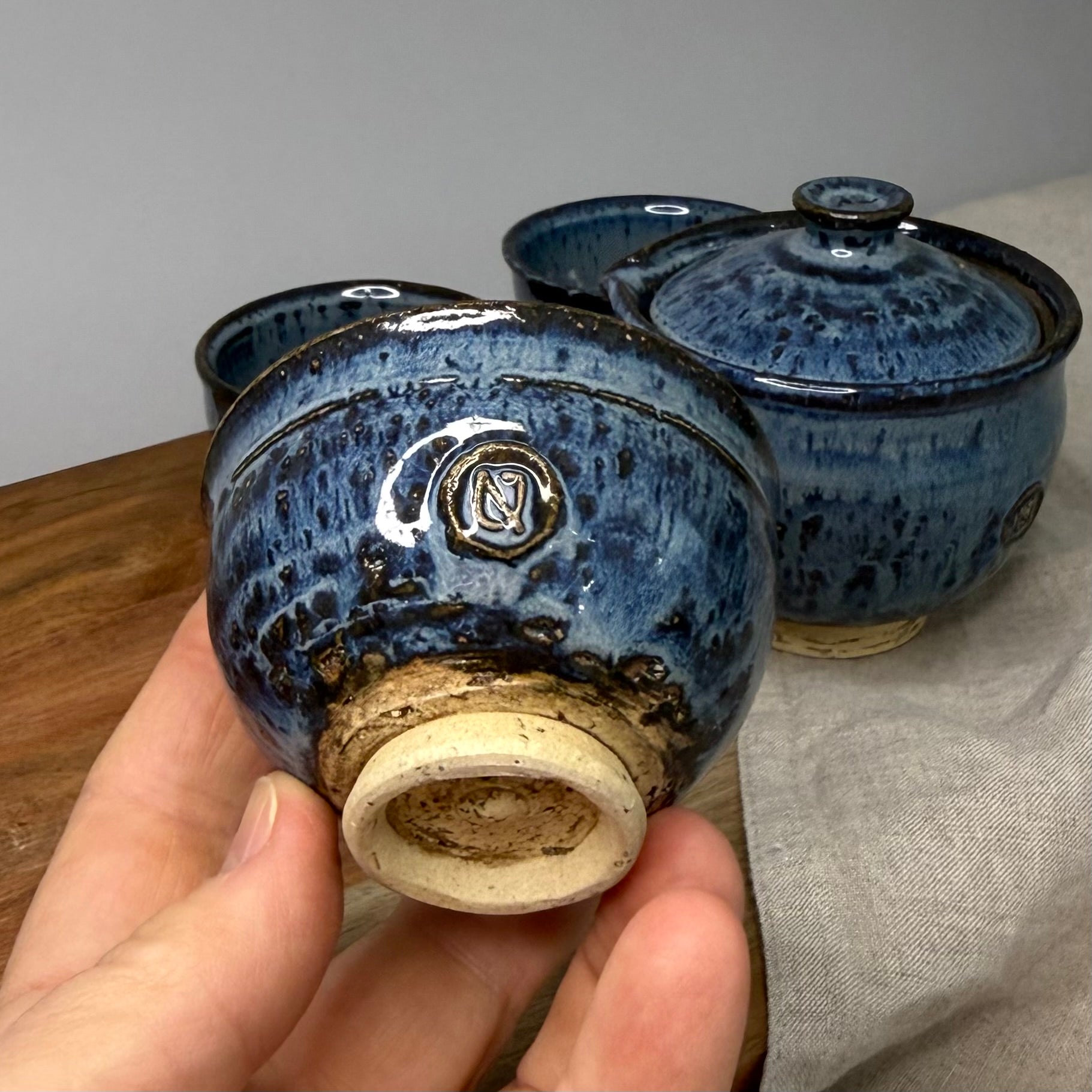 Ręcznie wykonany zestaw do herbaty japońskiej w stylu wabi-sabi – shiboridashi i 3 czarki