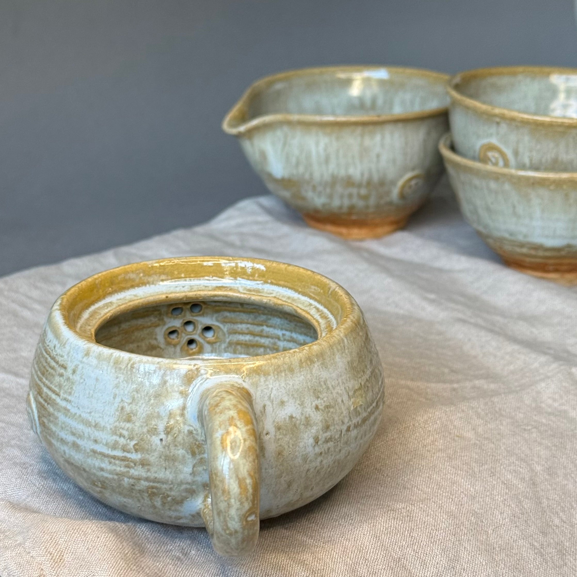 Zestaw naczyń do ceremonii parzenia herbaty 4 elementowy „Mglisty poranek”