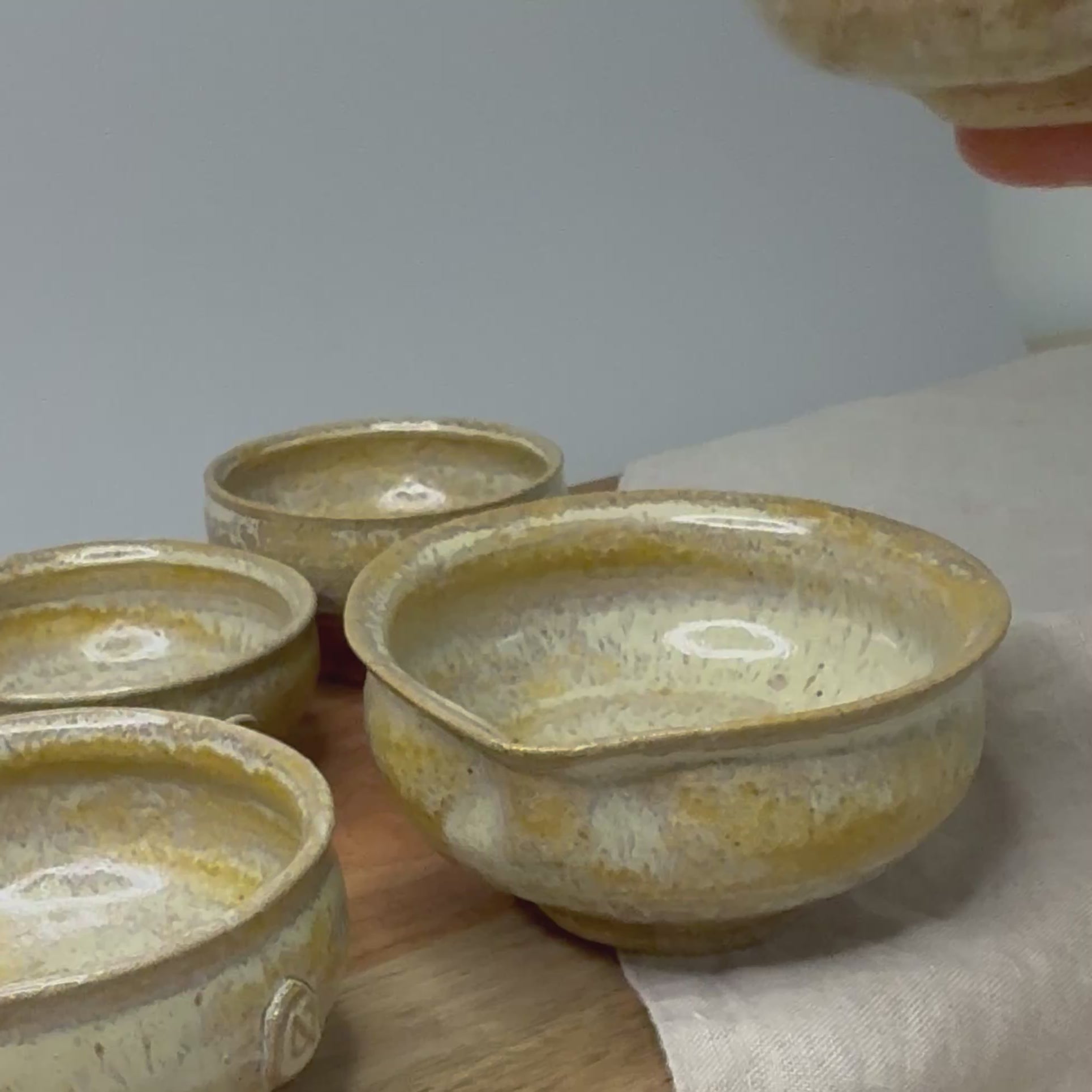 Ręcznie wykonany zestaw do herbaty japońskiej – Shiboridashi, Gaiwan i 3 czarki