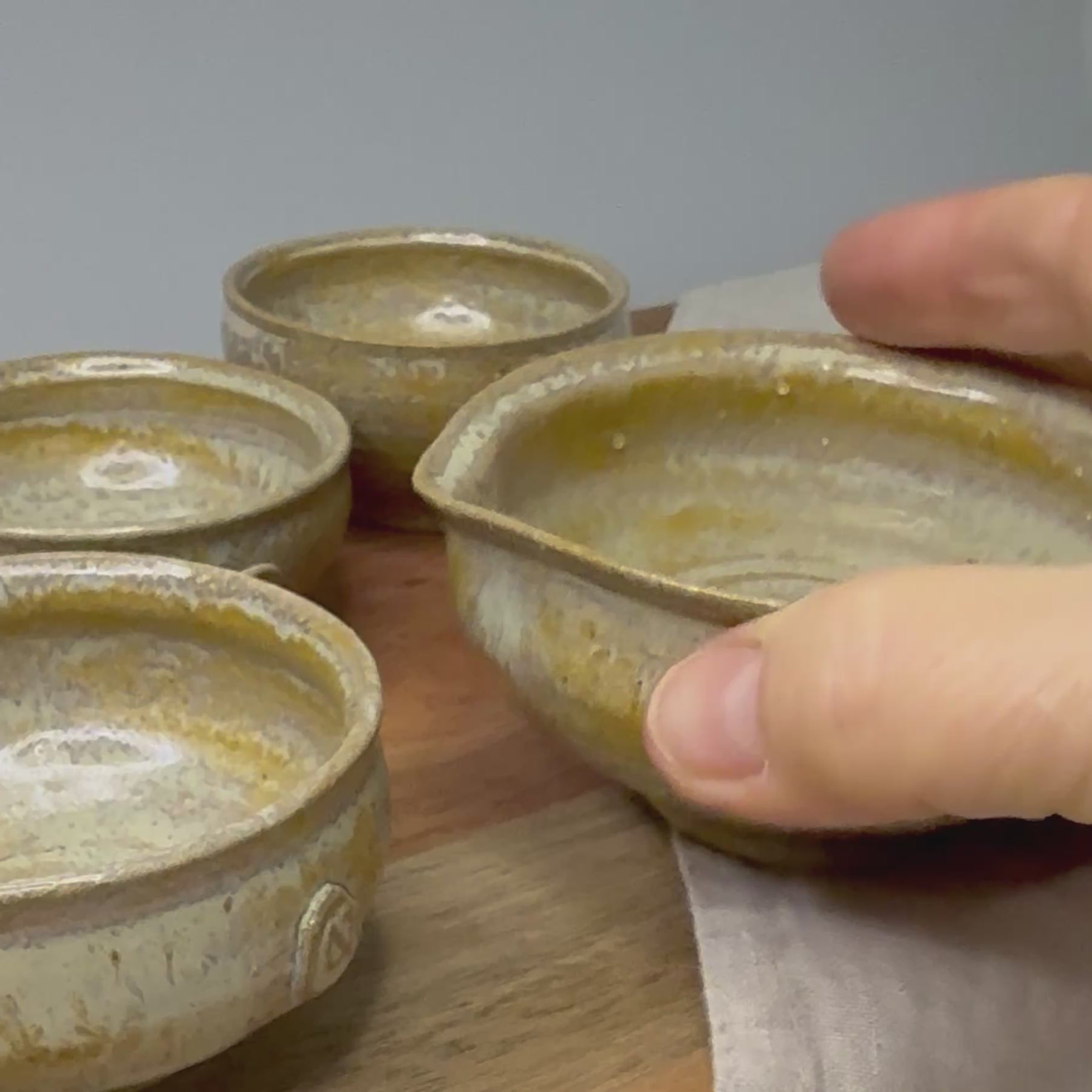 Ręcznie wykonany zestaw do herbaty japońskiej – Shiboridashi, Gaiwan i 3 czarki